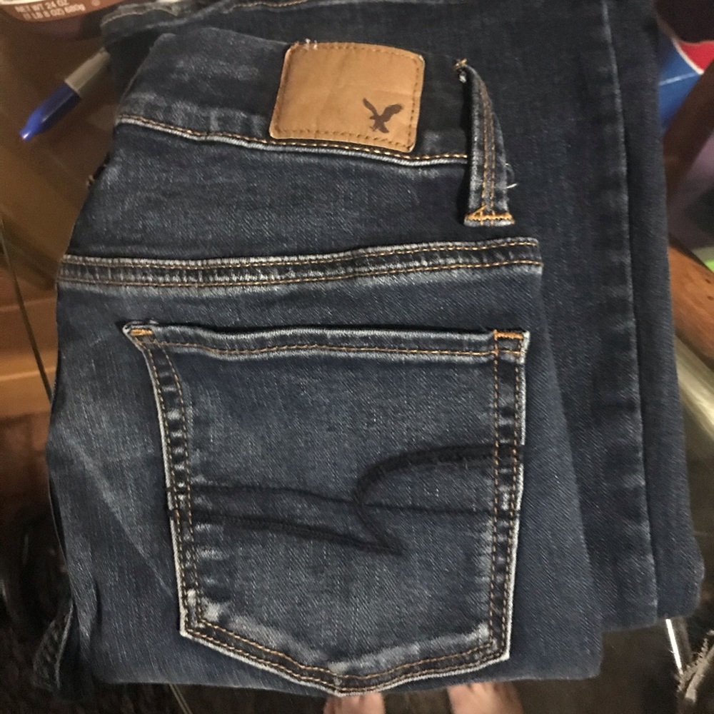 AMERICAN EAGLE JEANS